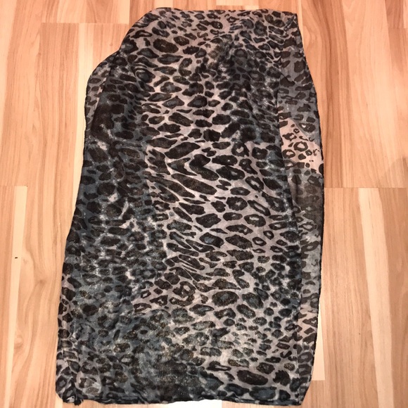 Leopard Print Infinity Scarf - Picture 2 of 3